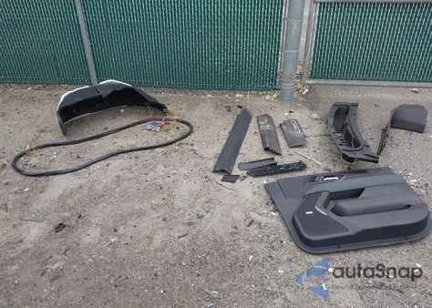 2025 GMC Yukon 4Wd At4 из США, поврежденный, VIN 1GKS2CRD3SR161486